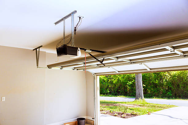 Top rated local Garage Door Roller Replacement specialists in Moweaqua, IL